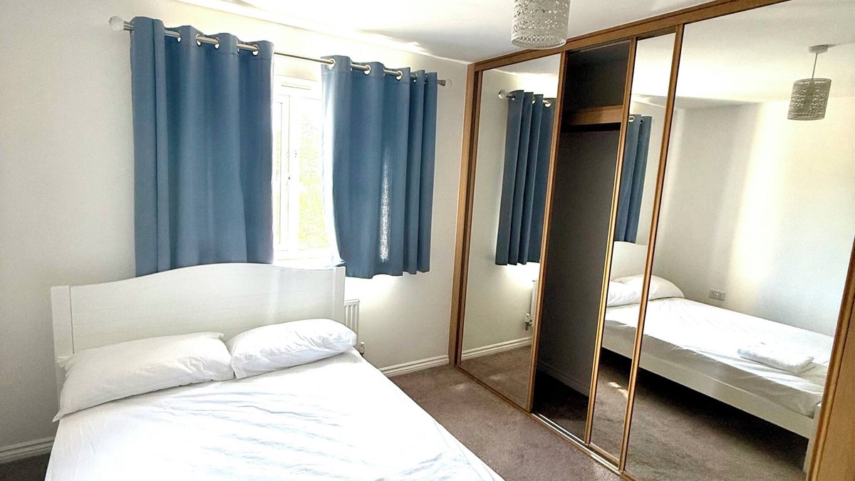 Norwich House | Serene 4-Bedroom Retreat in Quiet Cul-de-Sac – Perfect for Families & Groups!