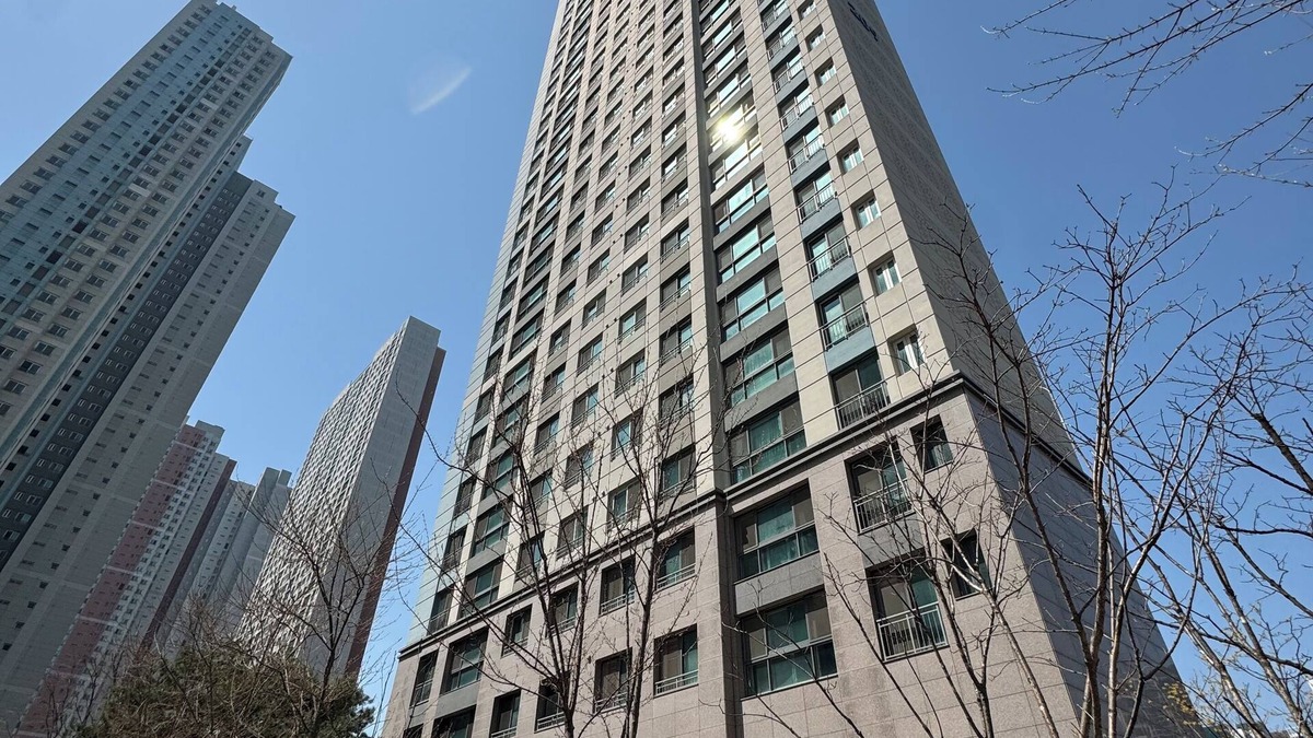 Songdo Apartment | Serene 5-bedroom apartment with AC in Incheon