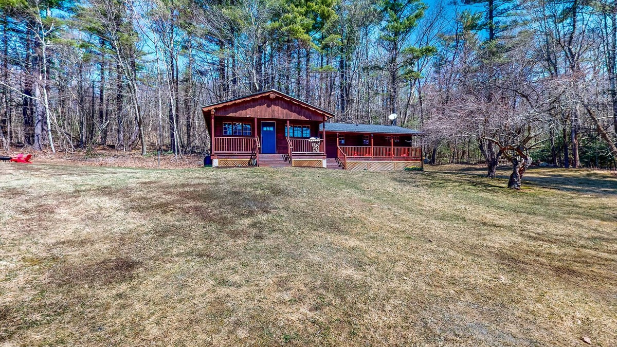 Otis Cabin | Serene Acreage - Pond - Hiking Trails Nearby