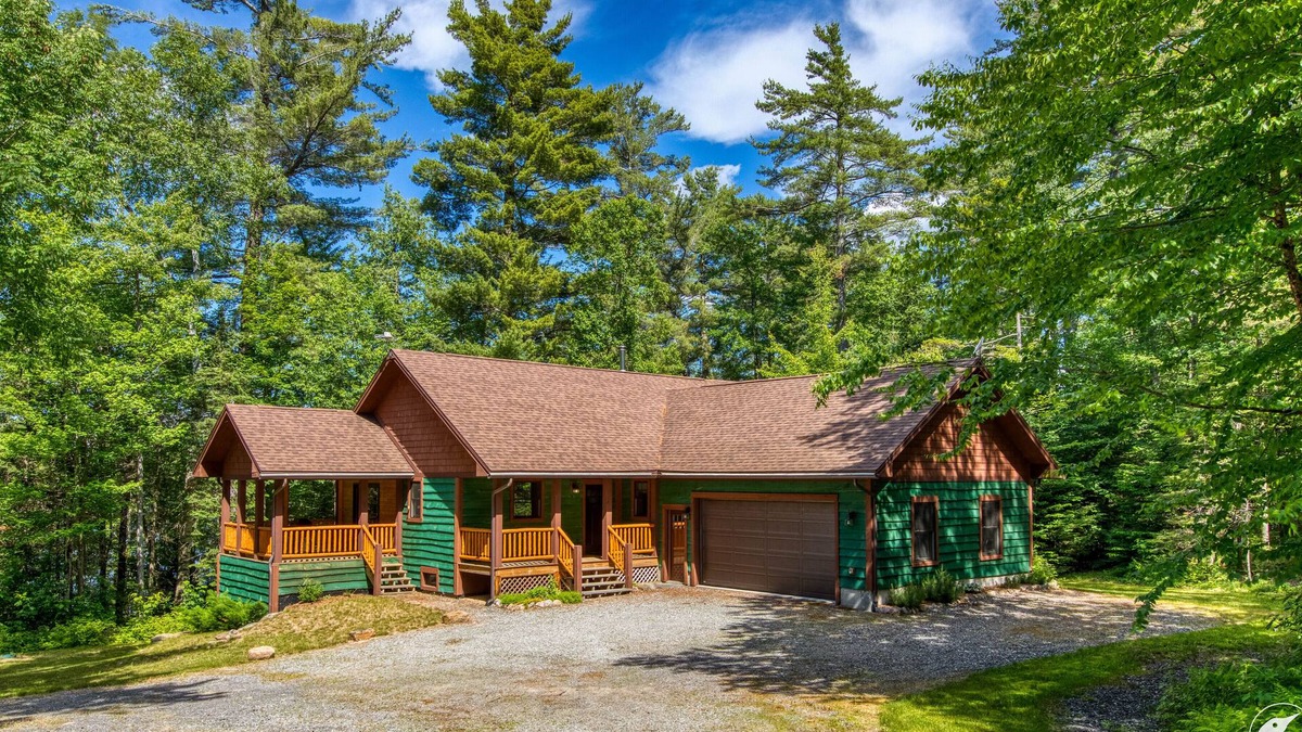Vermontville Cabin | Serene and Secluded Lakefront Cabin on Stickney