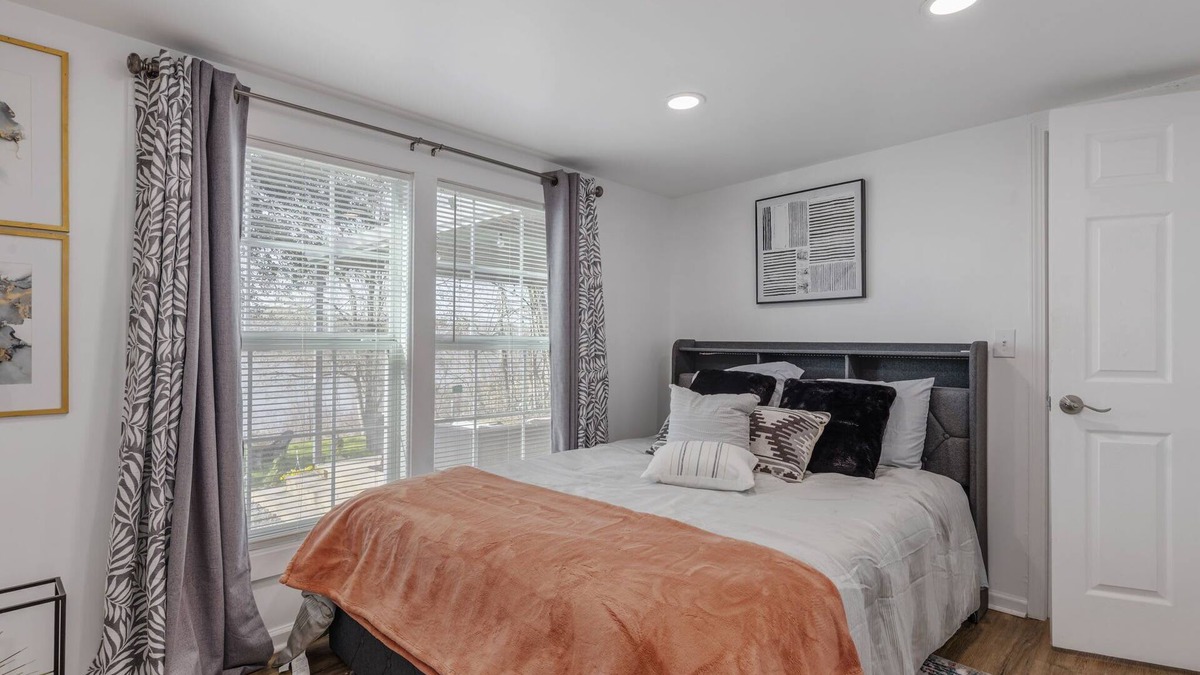 Lottie House | Serene Bayou Retreat - Spacious 4BR Home in Breaux Bridge for Families