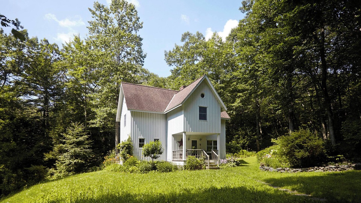 Sheffield House | Serene Berkshire Artist's House