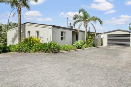 Whitford House | Serene Breeze Escape with estuary view
