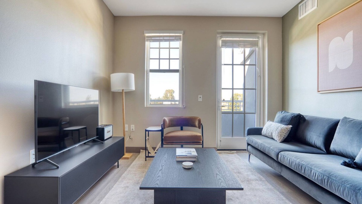Burlingame Apartment | Serene Burlingame 2BR w/Roof, Gym & W/D, nr Caltrain, by Blueground