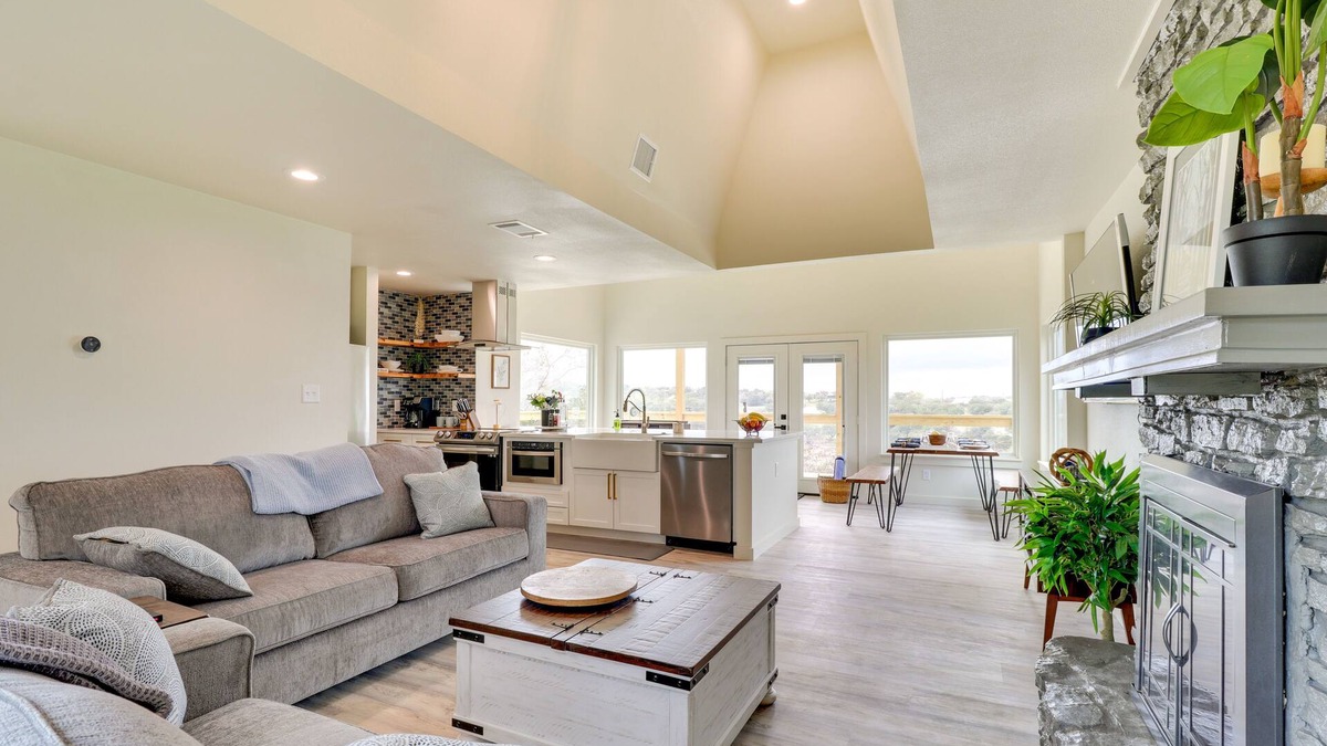 Burnet House | Serene Burnet Getaway w/Buchanan Lake Views!