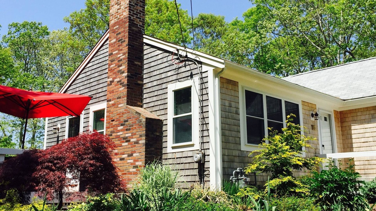 North Eastham House | Serene Cape Cod Getaway On A Private Sandy Road - Bayside. Minutes to beaches!