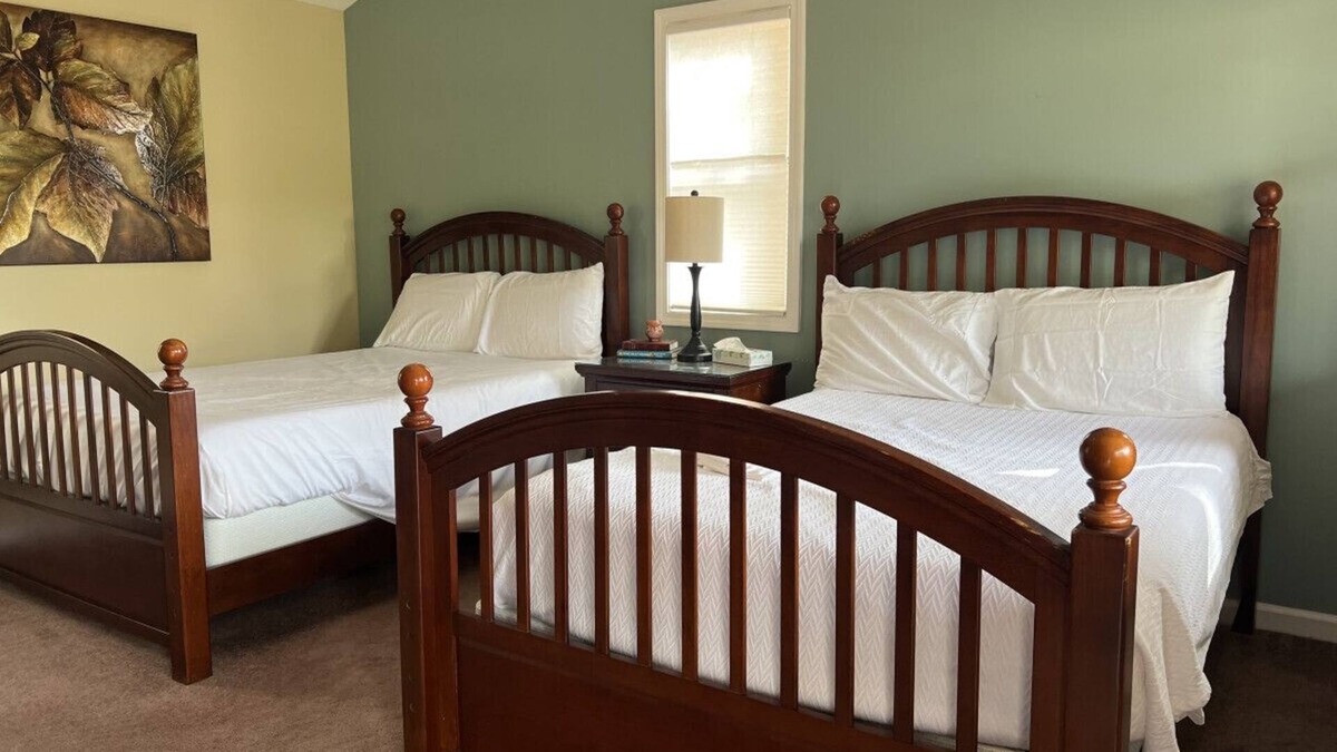 Waynesboro Hotel | Serene Cedar's Edge Room 1