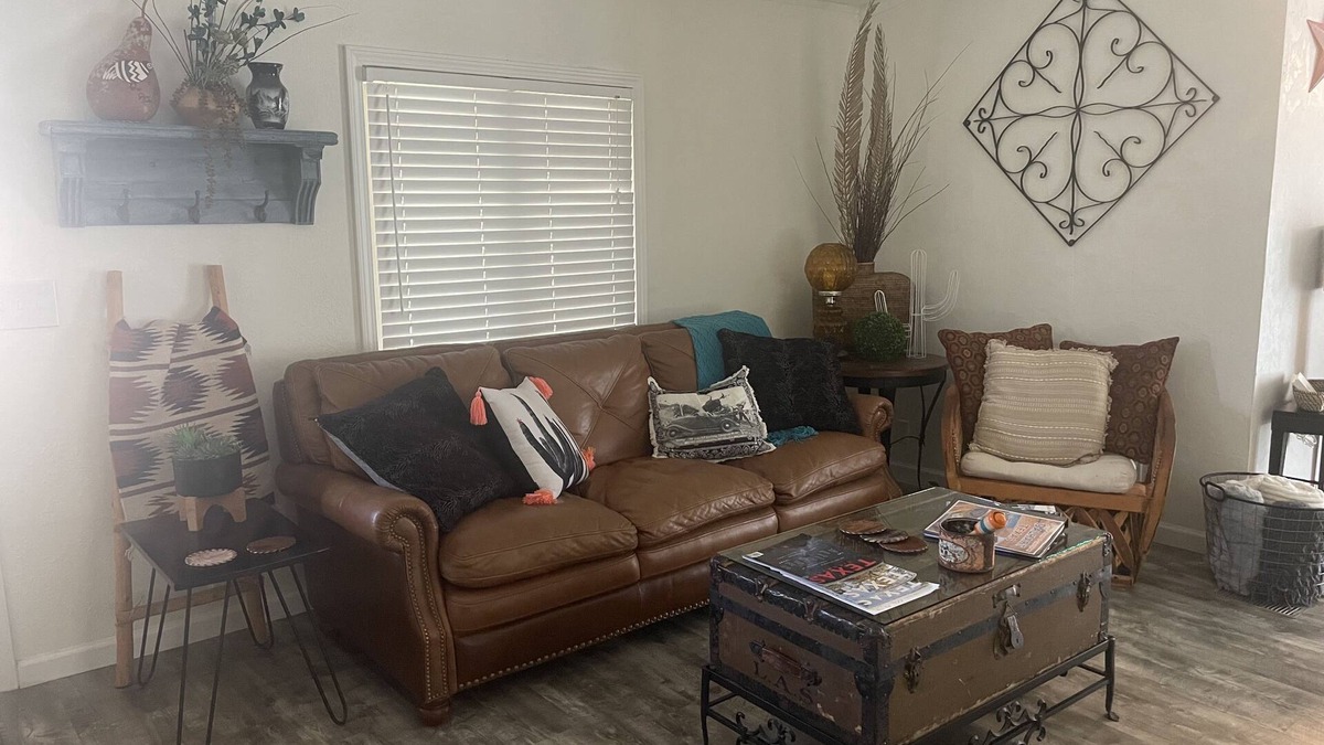 Dalhart House | Serene & comfortable Southwestern home in Dalhart for you and your pets…