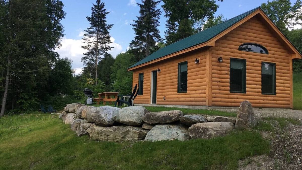Hyde Park Cabin | Serene Country Cabins 1 In the heart of Vermont