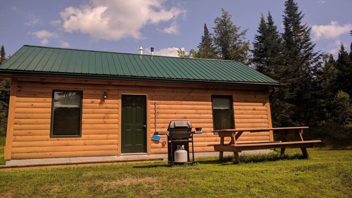 Hyde Park Cabin | Serene Country Cabins 4 In the heart of Vermont