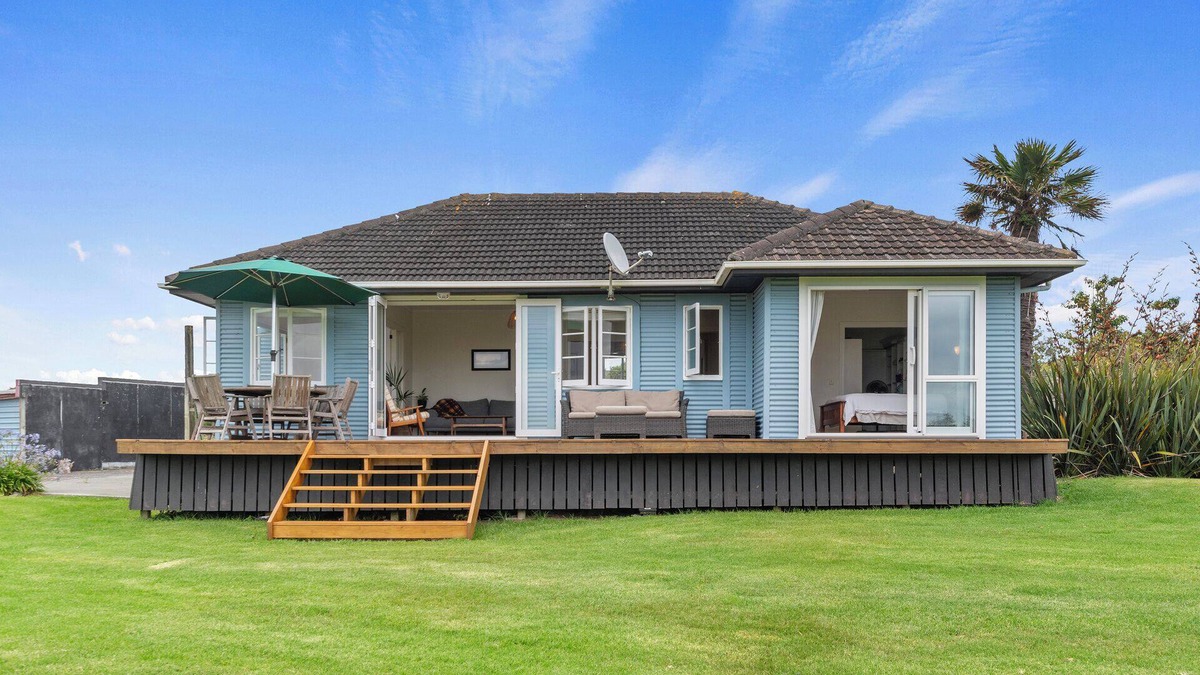 Waipu House | Serene Cove Escape - Waipu Holiday Home