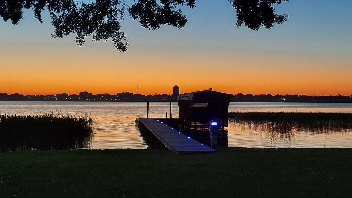 Winter Haven Apartment | Serene, Cozy, Lakefront Home with covered porch on the Lake