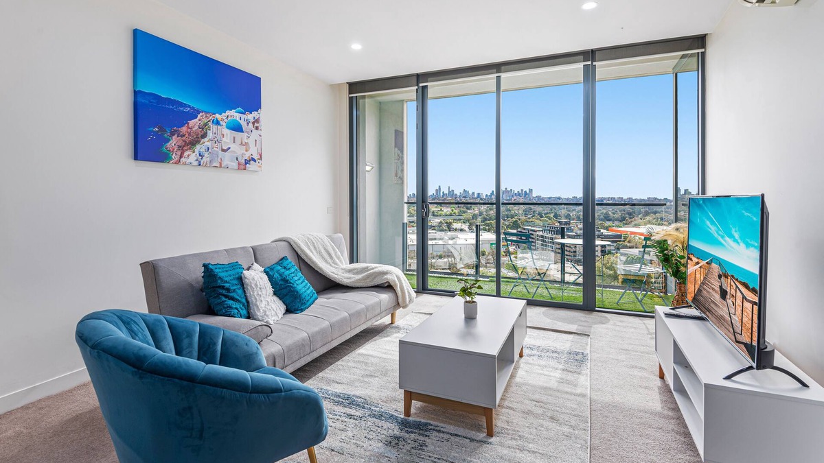 Malvern Apartment | Serene Escape: Panoramic Views, Pool, Gym, Sauna