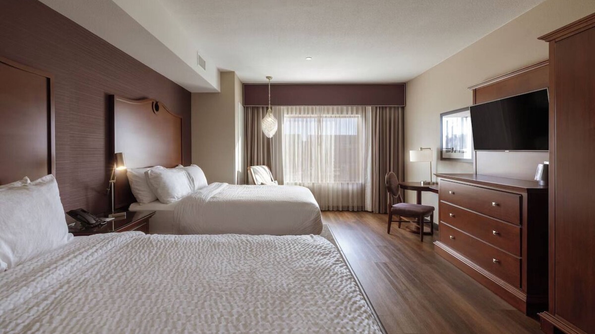 Parker Hotel | Serene Escape with Yoga, Art, Parks & Local Flavor Nearby - 2 Rooms