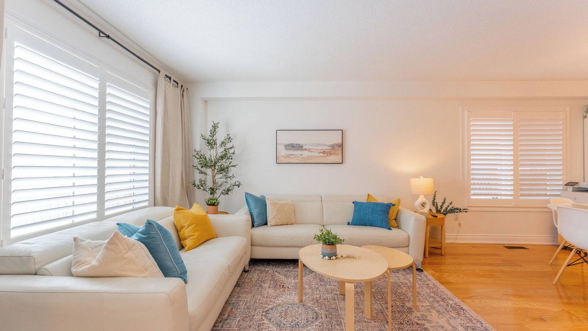 Hurontario House | Serene Family Space | 3BR | Prime Mississauga