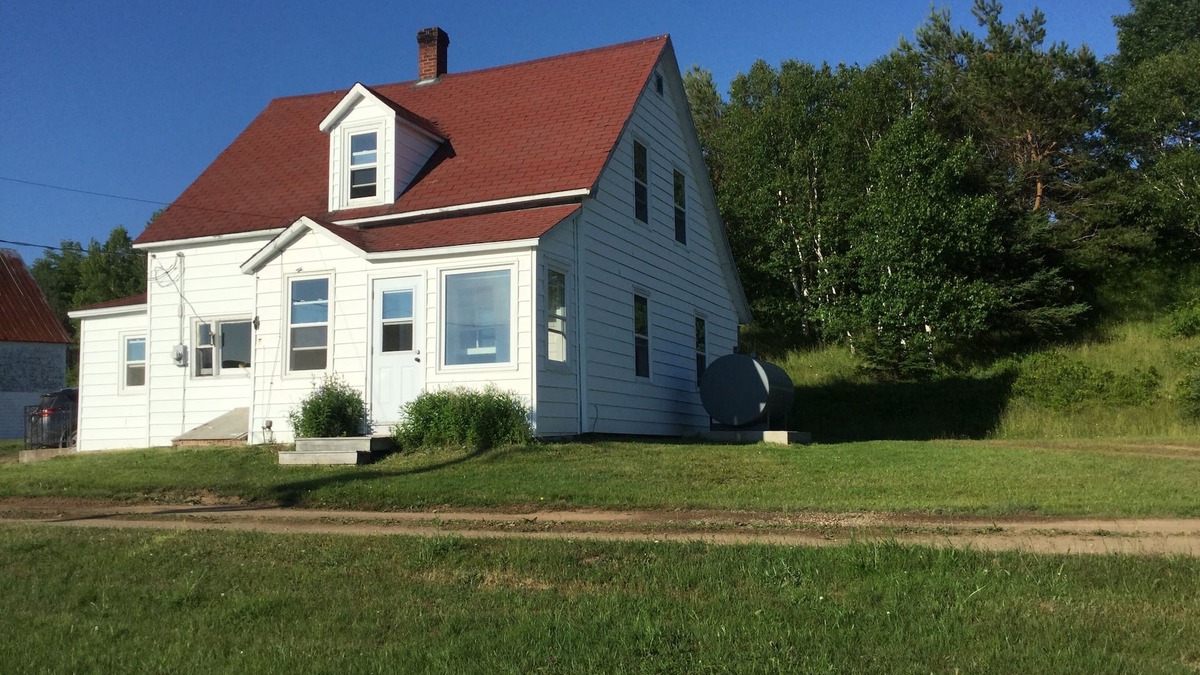 Inverness House | Serene farmhouse in the hills of western Cape Breton