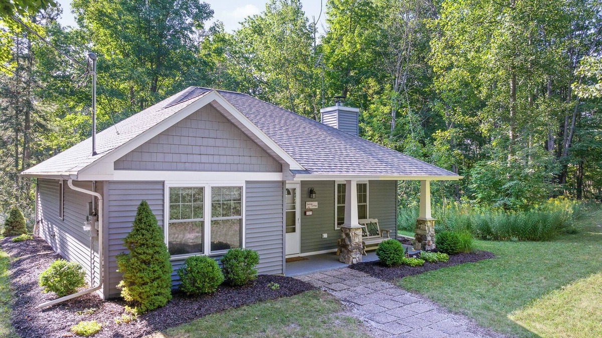 Fish Creek Cottage | Serene Fish Creek Escape- private lot with fire pit