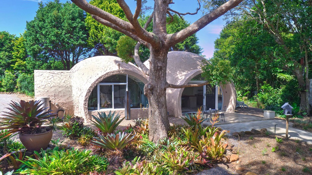 Montville House | Serene Flaxton igloo with garden views — sauna & cold plunge from late October