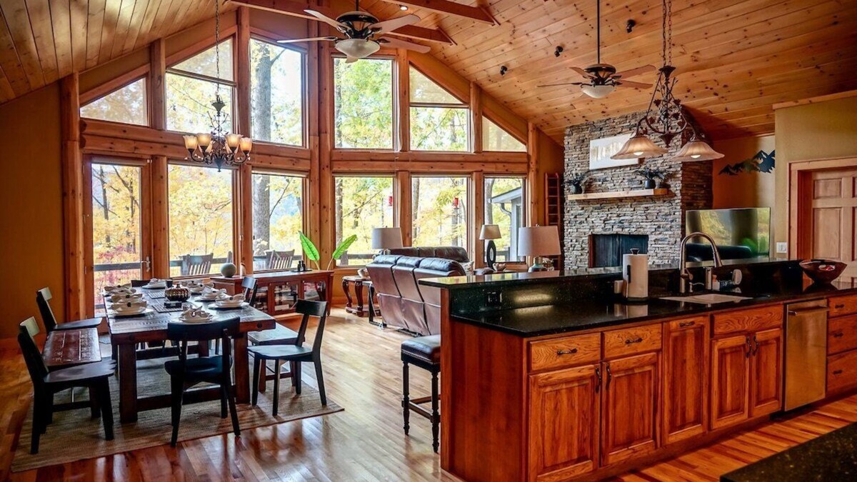 Valley Creek Run Cabin | Serene Green - Fire Pit, Hot Tub, Grill, Deck