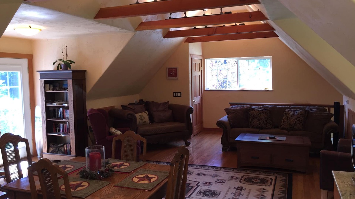 Sedro-Woolley Cottage | Serene Hobby Farm Cottage Get Away, 10 Minutes From Mount Vernon.