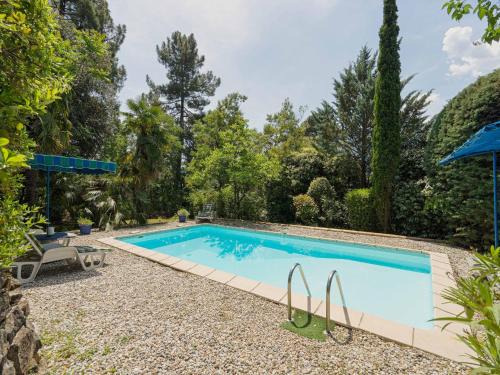 Les Salelles House | Serene Holiday Home in Les Salelles with Swimming Pool