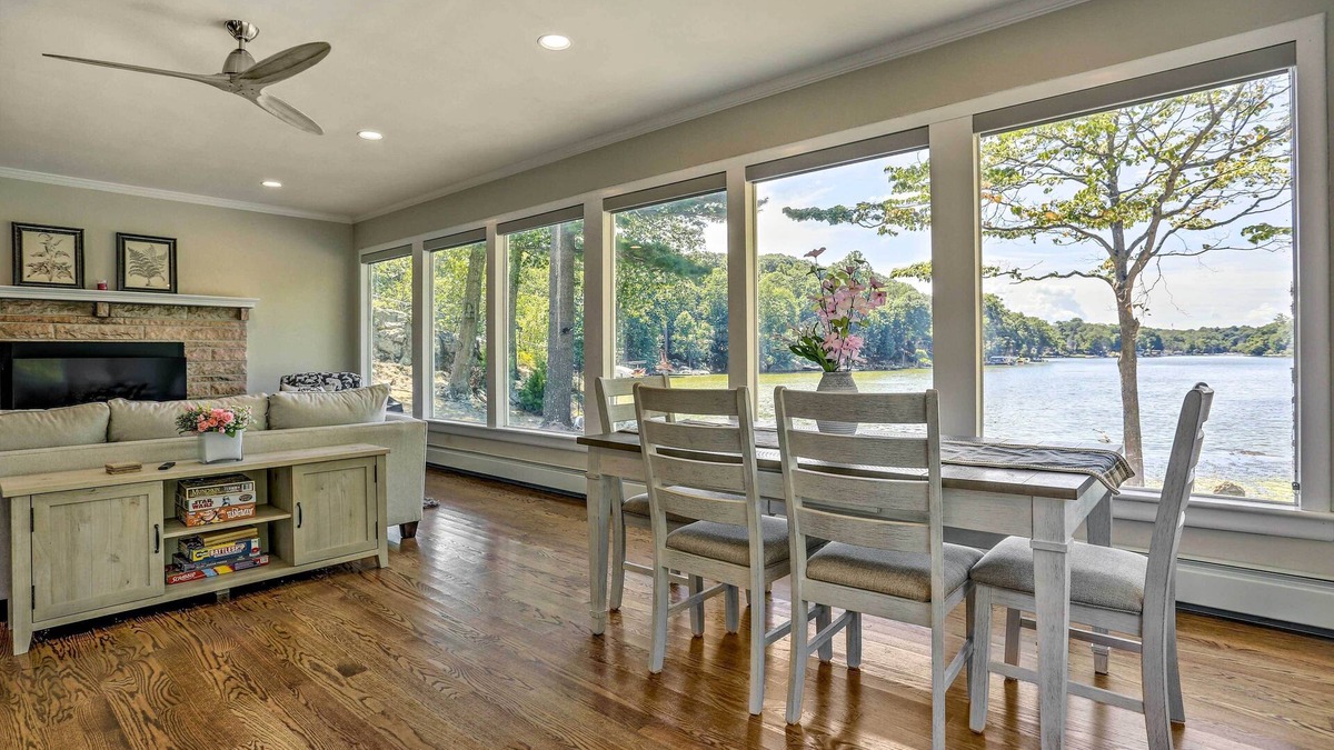 Hopatcong House | Serene Hopatcong Cottage w/50-Foot Dock!