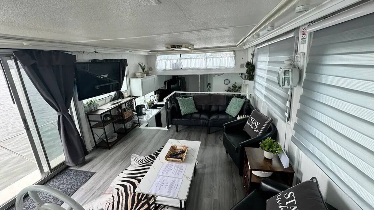 Osborne Boat Rental | "Serene Houseboat Hideaway"nn