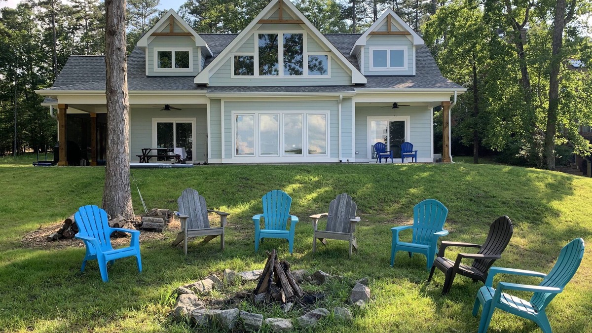 Olde Ferry Estates House | Serene lake house dream- brand new, beautifully furnished, and great views.