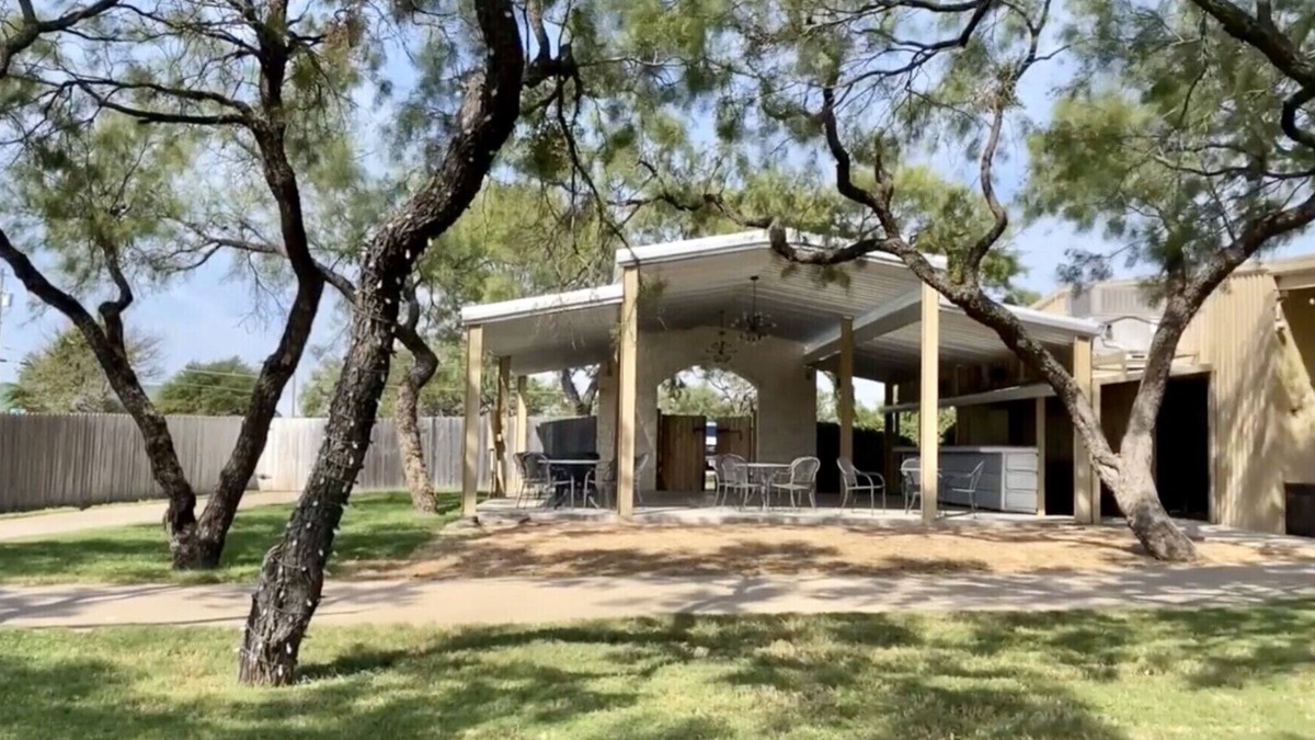 San Angelo House | Serene Lake Lodge w/all of the amenities your family could want! All Inclusive!