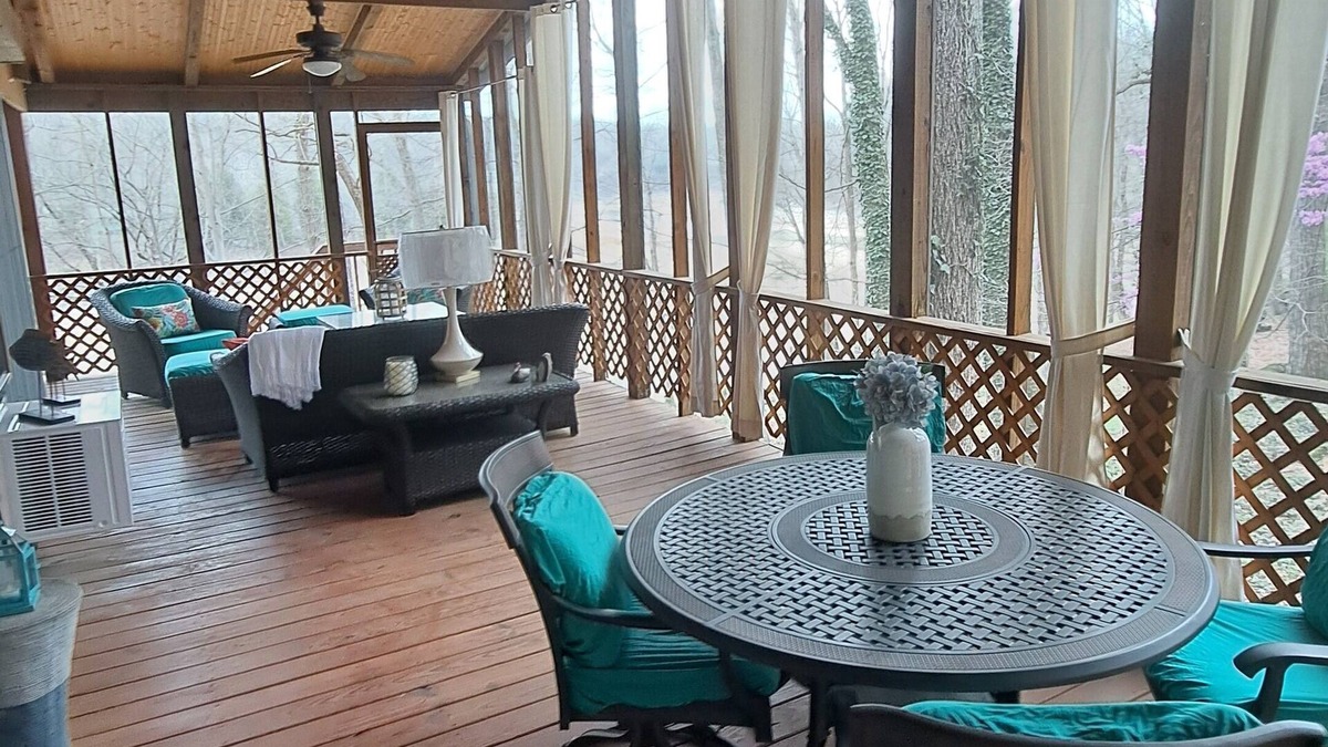 Westview Cottage | Serene Lakefront Cottage Home, relax and enjoy! Walk right to the water.
