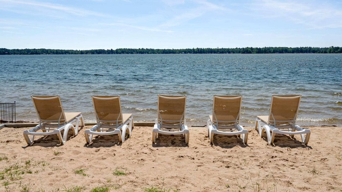 Mayfield Apartment | Serene Lakefront Getaway at Fife Lake Lodge
