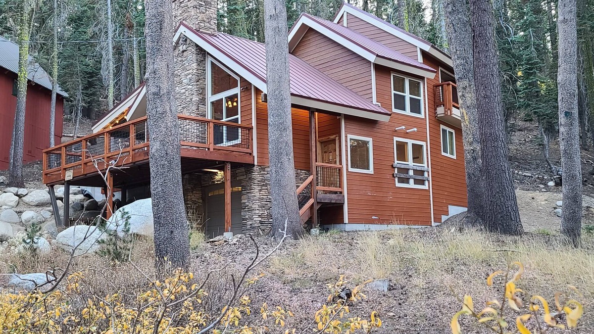 Serene Lakes Cabin | Serene Lakes Cabin w/view close to Sugar Bowl & Truckee