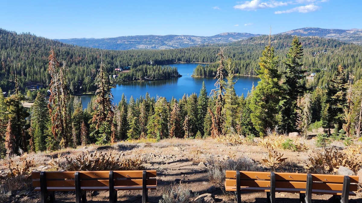 Serene Lakes House | Serene Lakes Home away from Home with hot tub, pool table, ping pong and more.