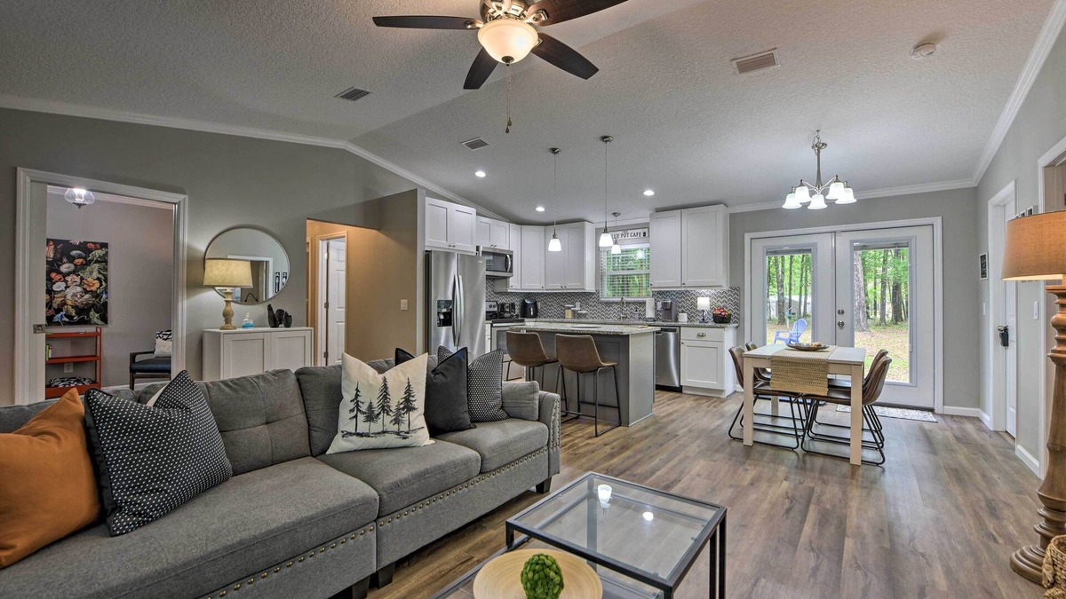 Boys Ranch House | Serene Live Oak Home w/Fire Pit by River + SOSMP!