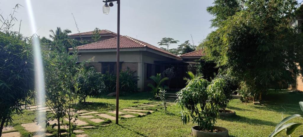 Manchanabele Villa | Serene meadows villa
