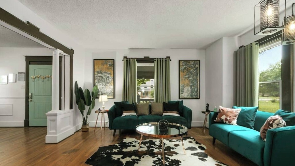Belton House | Serene Modern Stylish 3BR Home King Beds