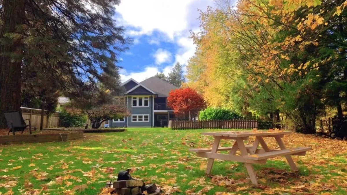 Guildford House | Serene & natural, ideal for small families with easy access to city amenities.