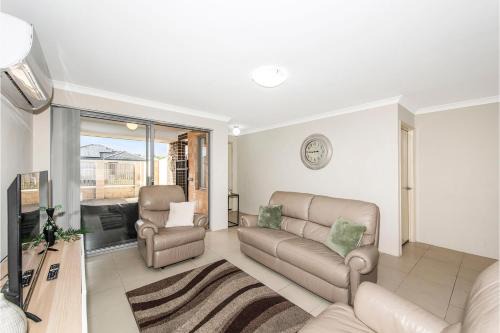 Gosnells Villa | Serene Oasis - 3 Bedroom Getaway