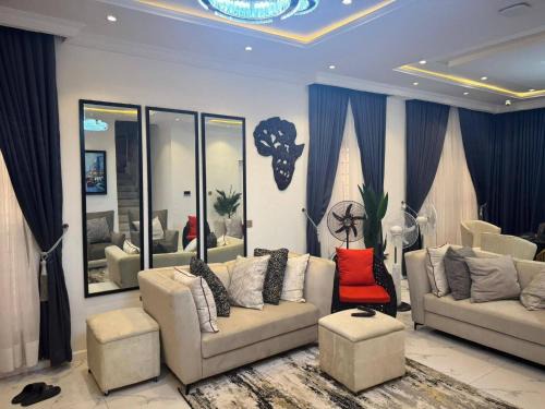 Lagos House | Serene Oasis in Lagos - Private Pool Relaxing Ambiance