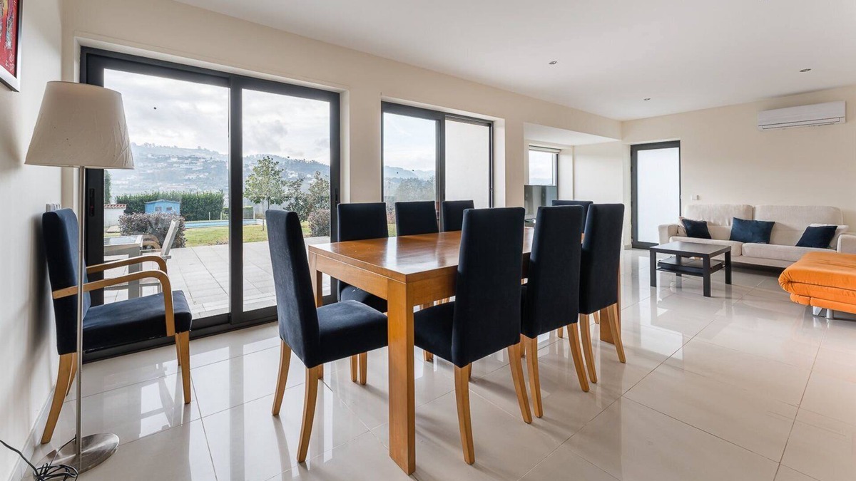 Fareja Apartment | Serene pool retreat in Vizela