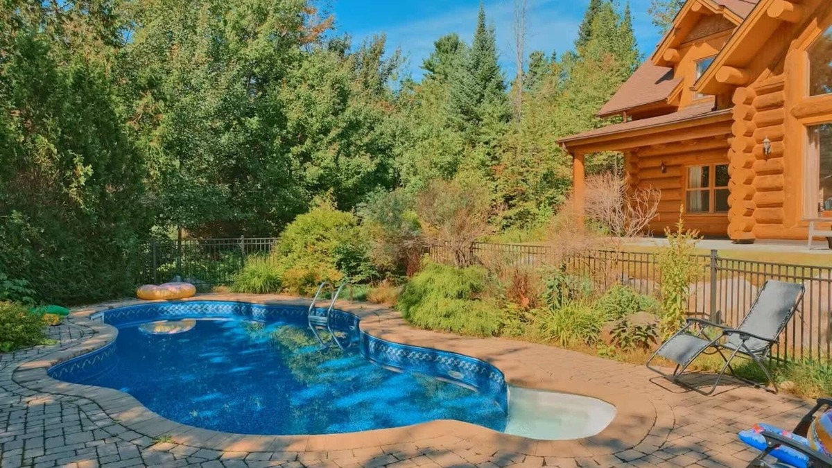 Fiddler Lake Resort Ski Chalet | Serene Private Escape, Pool, Hot Tub, Sauna, Views