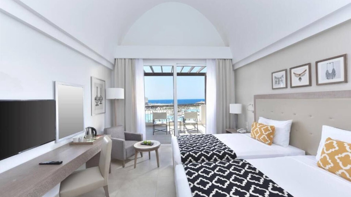 Red Sea Coast Hotel | Serene Red Sea Stay l 4 Relaxing Rooms, 5 Pools, Spa, Private Beach & Dining