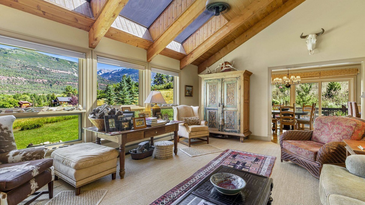 Idlewild Estates House | Serene Retreat - Fire Pit - Great Views - Air Conditioning!