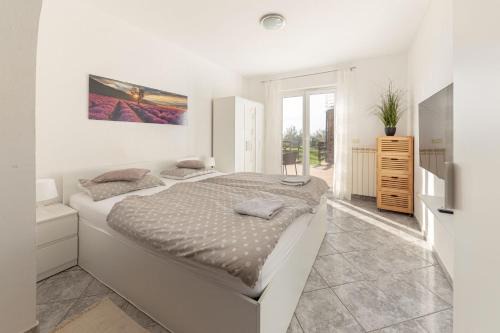 Koper Apartment | Serene Retreat St Anton Apartments - Happy Rentals