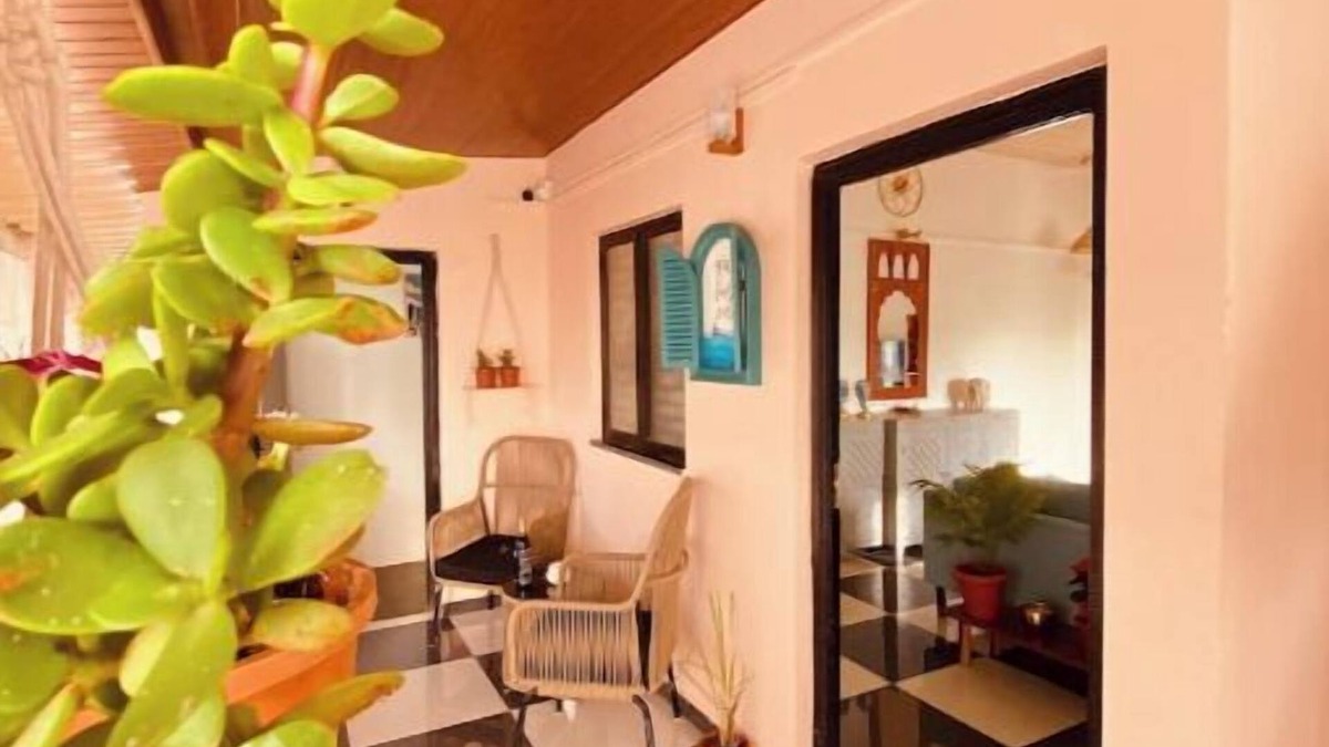 Patnem Apartment | Serene Room on Rentnn