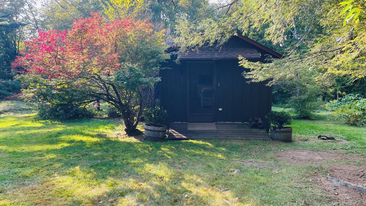 West Stockbridge Cabin | Serene rustic cabin in the Berkshires!