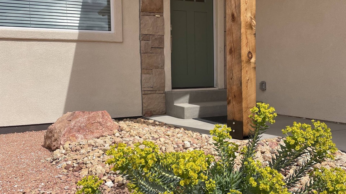 Big Water House | Serene Sanctuary - close to Lake Powell!