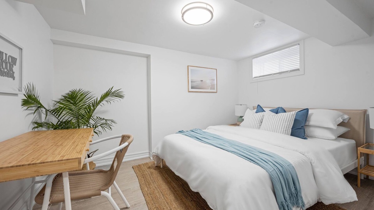 Oakwood Village House | Serene Shores Retreat