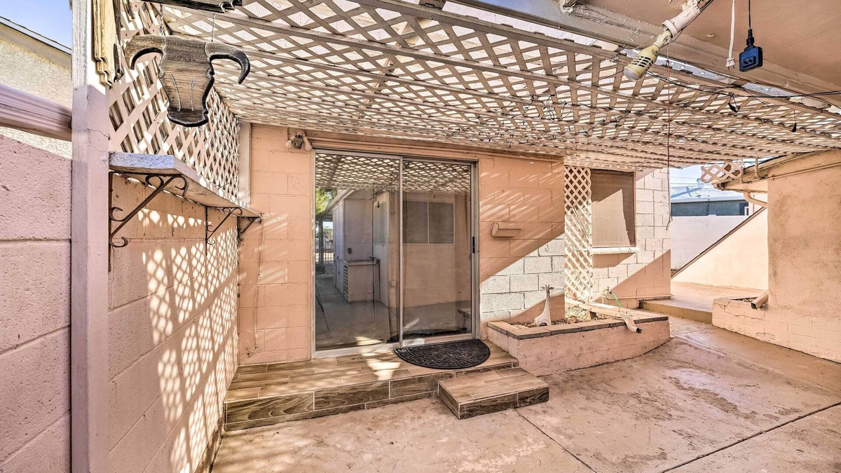 Townsite Apartment | Serene Studio Near Lake Mead, Hiking & Dining