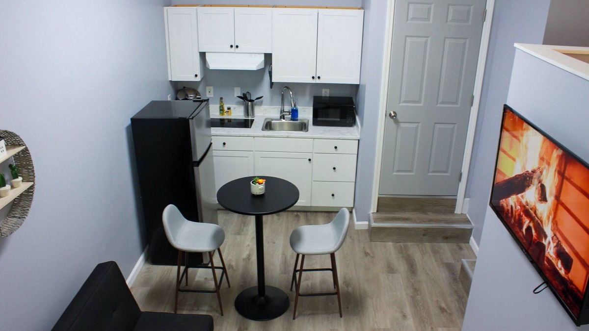 Charlotte House | ★Serene & Stylish ADU★ | Mins to UNCC | ♛Queen Bed